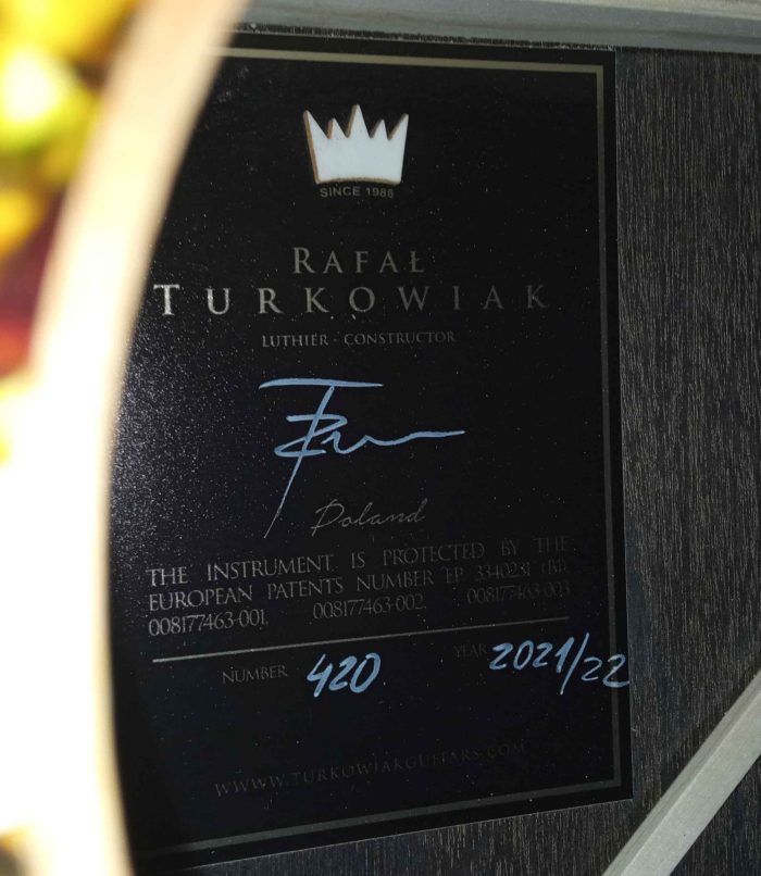 Rafal Turkowiak Queen of guitars Black Diamond no.420 label