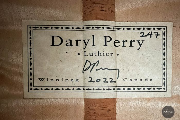 Daryl Perry 2022 Spruce Maple No. 247 65 cm 1