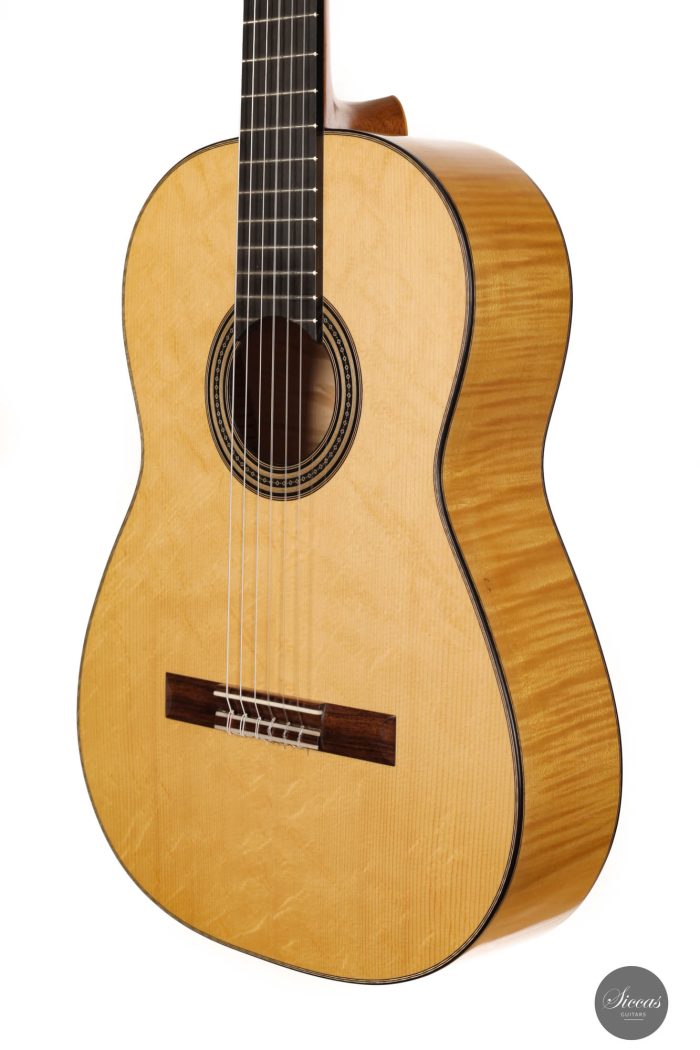 Daryl Perry 2022 Spruce Maple No. 247 65 cm 22