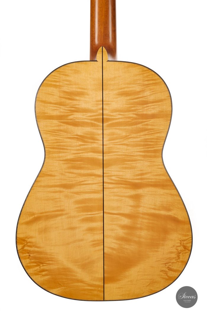 Daryl Perry 2022 Spruce Maple No. 247 65 cm 24
