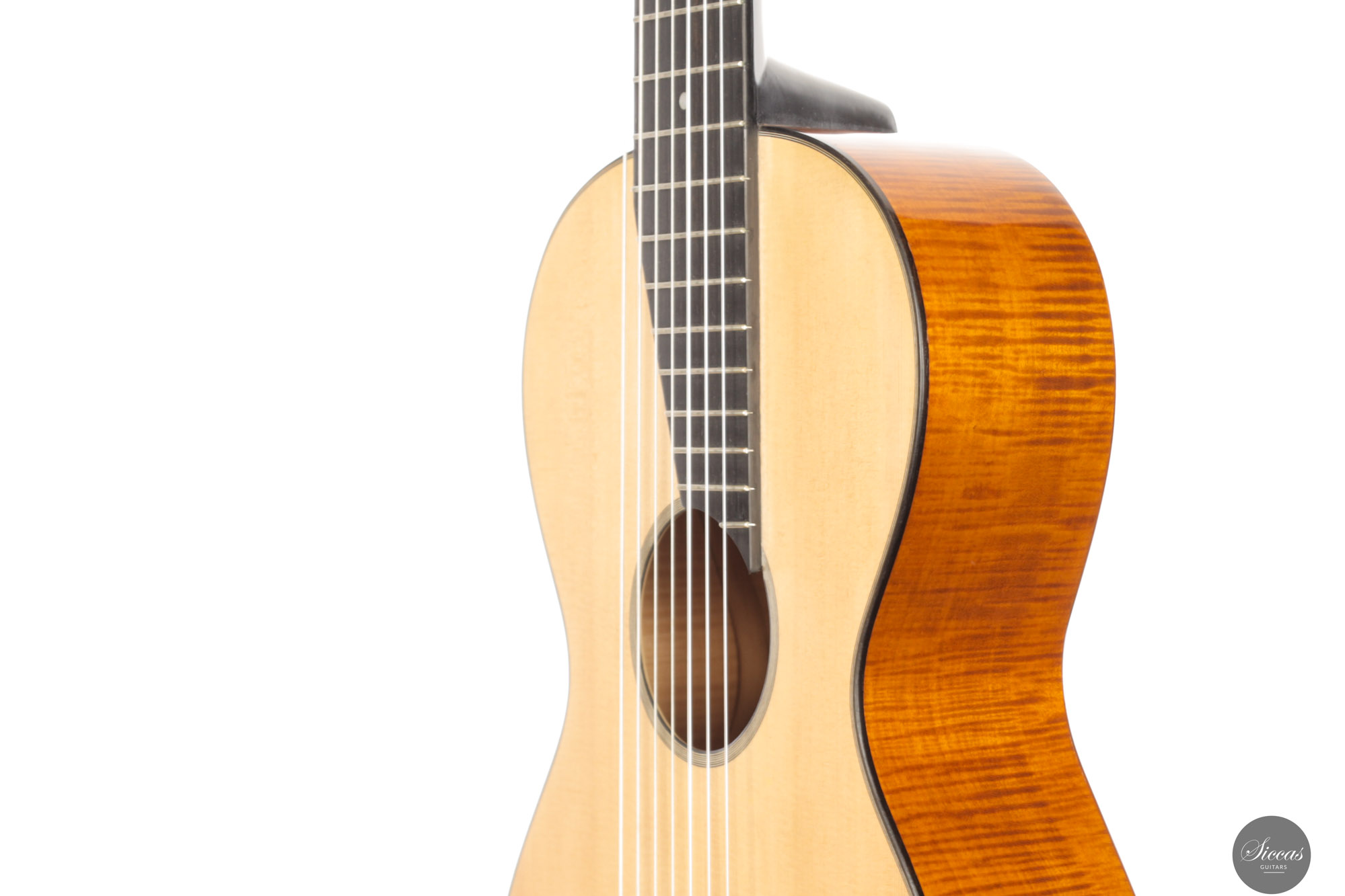 ★ CD付き ギター銘器写真集 La Chitarra di Liuteria ☆ CD付き ギター銘器写真集 La Chitarra di Liuteria - メルカリ