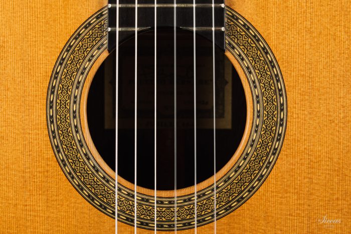 Classical guitar Paulino Bernabé 2020 5