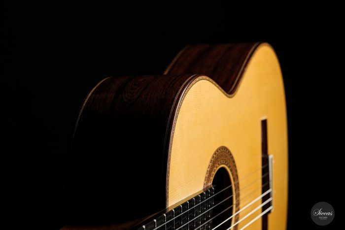 Classical guitar Paulino Bernabé 2020 21